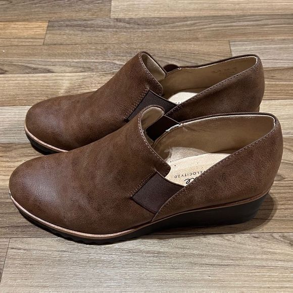 Life Stride Zora Wedge Slip on Faux Leather Upper Round Toe Brown Black Size 10W - Picture 7 of 10